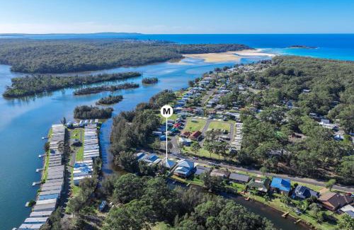 Lake Conjola House | Still Water on Aney