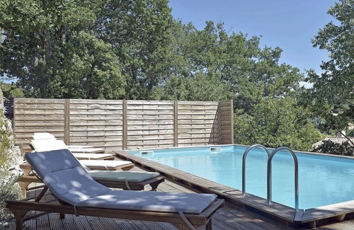 Saint-Andre-de-Roquepertuis House | Stone farmhouse with pool