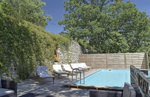 Saint-Andre-de-Roquepertuis House | Stone farmhouse with pool