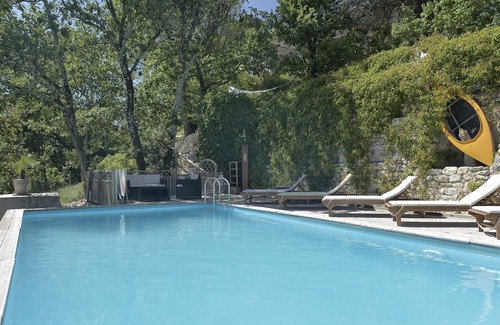 Saint-Andre-de-Roquepertuis House | Stone farmhouse with pool