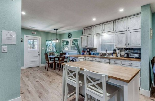 Fort Worth House | Stockyards! Less than 3 mins-Sleeps 8 -Gable House, TCU close by