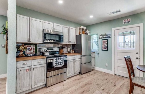 Fort Worth House | Stockyards! Less than 3 mins-Sleeps 8 -Gable House, TCU close by
