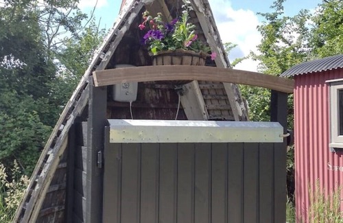 Woodbridge Cabin | Stompy's hut - Cosy hut in very peaceful location