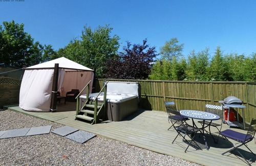 Llandysul House | Stone Barn Cottage - Ysgubor Cerrig