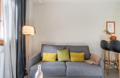 Benasque Apartment | Stone Chalet near Benasque and Scenic Lake