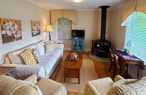 Lake Junaluska House | Stone Cottage 1973