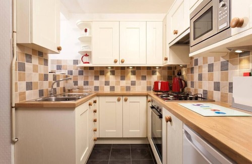 Staveley Cottage | STONE COTTAGE AT STAVELEY, pet friendly, with open fire in Windermere