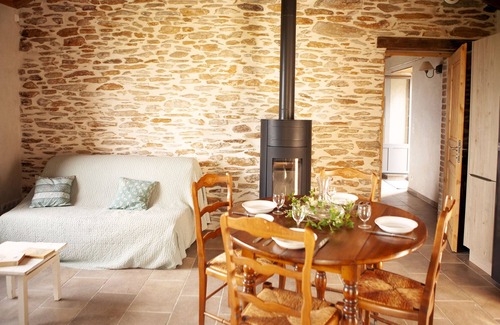 Malbosc Cottage | Stone cottage with a magnificent view of the Cévennes valleys Lune