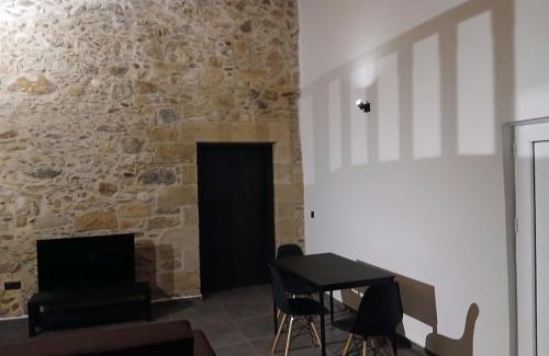 Vouves House | Stone House Experience