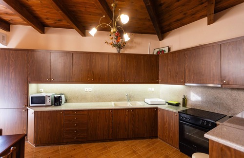 Asteri House | Stone house in Asteri
