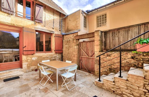 Montignac Ski Chalet | Stone house with swimming pool and terrace for 6