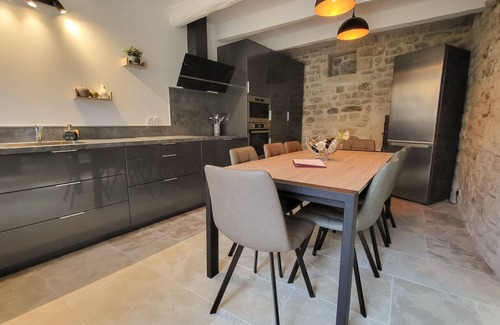 Saint-Restitut Ski Chalet | Stone village house with pool, Saint-Restitut – Drôme Provençale