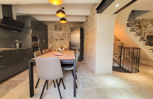 Saint-Restitut Ski Chalet | Stone village house with pool, Saint-Restitut – Drôme Provençale