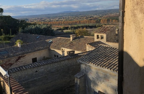 Saint-Siffret House | Stone village house with stunning views of old St. Siffret, near Uzes