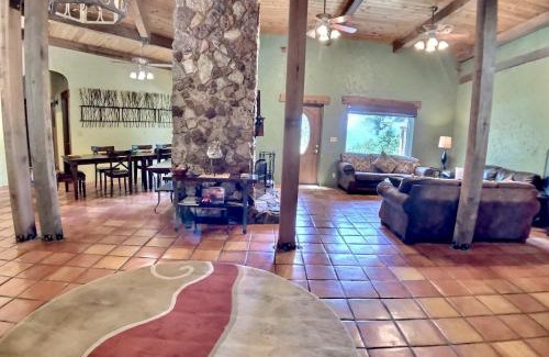 Eureka Springs House | Stone Wall Mountain