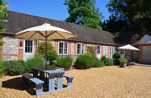 Winterbourne Earls Cottage | Stonehenge Cottages