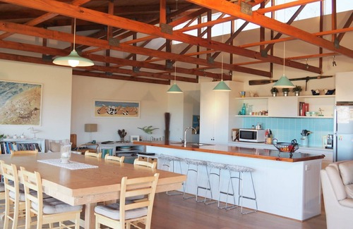 Carrickalinga House | Stones Throw - 26 River View Drive