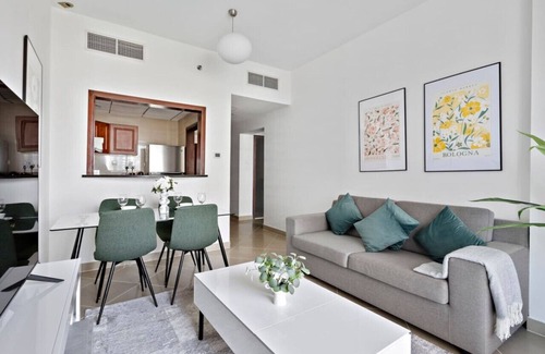 Jumeirah Lake Towers Apartment | StoneTree - Icon 2 1BR - Family-friendly Community
