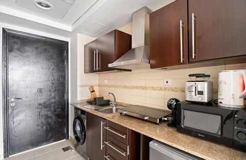 Jumeirah Lake Towers Apartment | StoneTree - Cozy Studio - JLT