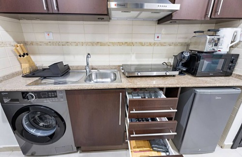 Jumeirah Lake Towers Apartment | StoneTree - Cozy Studio - JLT