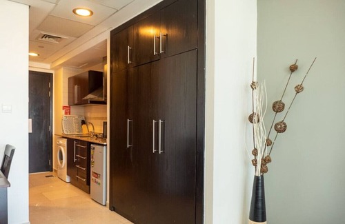 Jumeirah Lake Towers Apartment | StoneTree - GoldCrest View 2 Studio - Family-friendly Community