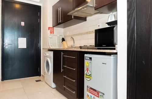 Jumeirah Lake Towers Apartment | StoneTree - GoldCrest View 2 Studio - Family-friendly Community