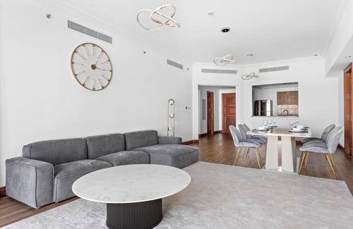 Palm Jumeirah Apartment | StoneTree - Golden Mile 6 2 BR - Famous Location