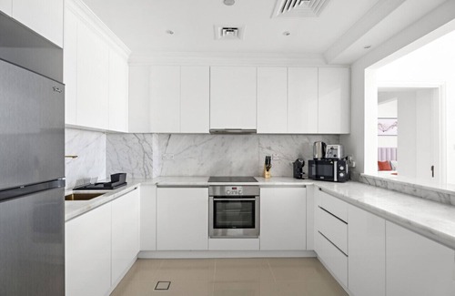 Palm Jumeirah Apartment | StoneTree - Luxury 1 BR - Beach Access