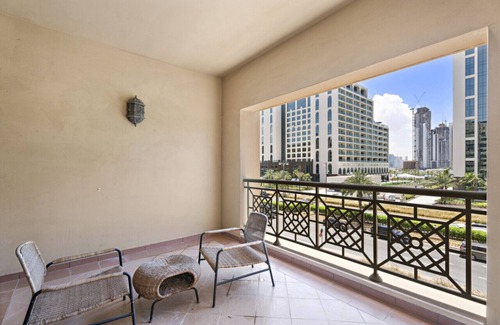Palm Jumeirah Apartment | StoneTree - Luxury 1 BR - Beach Access