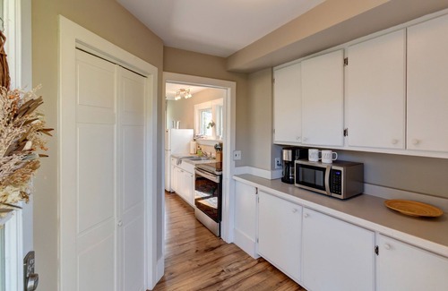 De Lancey Cottage | Stonewall Cozy Cottage