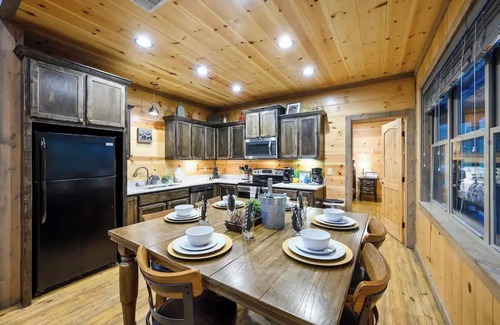 Broken Bow Cabin | Stonewood Luxury 2 Master BR Cabin - Family Fun Great Memories Perfect Location!