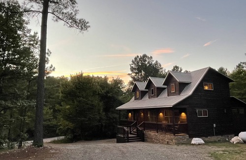 Broken Bow Cabin | Stonewood Luxury 2 Master BR Cabin - Family Fun Great Memories Perfect Location!