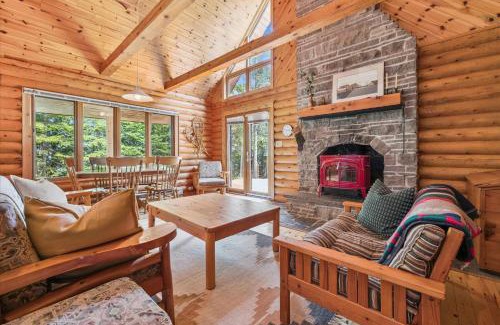 Lion's Head House | Stonewood - Private Shoreline Log Cabin