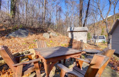 Nellysford House | Stoney Creek Cottage Waterfront Hot Tub, Fire Pit