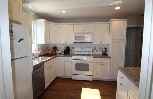 Point Pleasant Beach House | STONEY9 | Beachside w/onsite parking! New updates, 4 badges to beach! by Shore Points Vacations