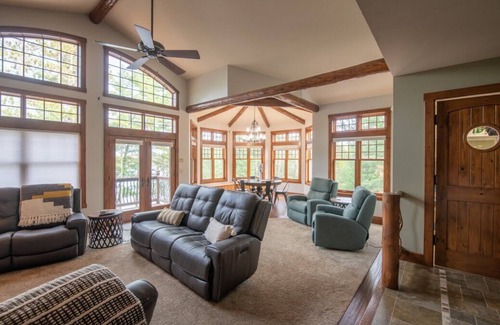Three Lakes Cottage | Stony Crest Cabin - On Lakefront - Large Family-Sized Cabin w/ Games and Theater