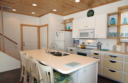 Old Town House | ⛱Stop Scrolling! Our beautiful❤ Coastal home will make everyone happy! Pool🏝
