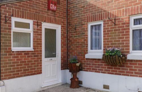 Southsea Apartment | Stopover at LOWCAY APARTMENT D with allocated parking