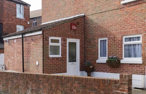 Southsea Apartment | Stopover at LOWCAY APARTMENT D with allocated parking