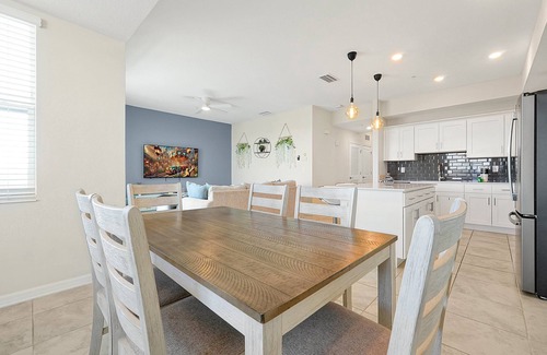 Kissimmee Condo | Storey Lake Escape | Lazy River & near Disney!