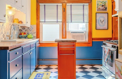 Sheboygan Apartment | Storybook 2-bedroom apartment 1mi from Lake Michigan