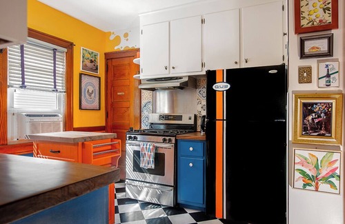 Sheboygan Apartment | Storybook 2-bedroom apartment 1mi from Lake Michigan