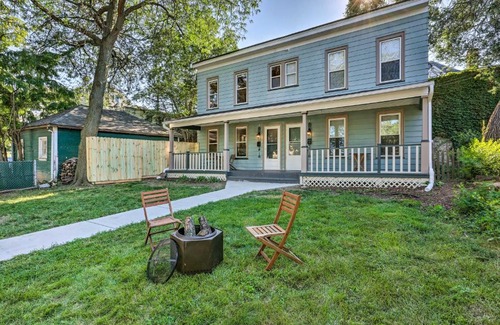 Milwaukee House | Storyhill Townhome about half Mi to Brewers Stadium