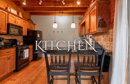 Blue Ridge Cabin | *Storytellers Cabin* Arcade~Hot Tub~Rustic~Family