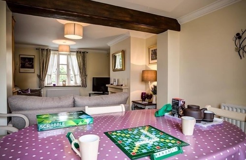 Stow-on-the-Wold Cottage | STOW COTTAGE, family friendly, with a garden in Stow-On-The-Wold