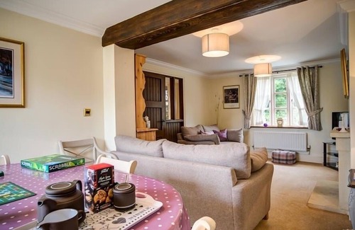 Stow-on-the-Wold Cottage | STOW COTTAGE, family friendly, with a garden in Stow-On-The-Wold