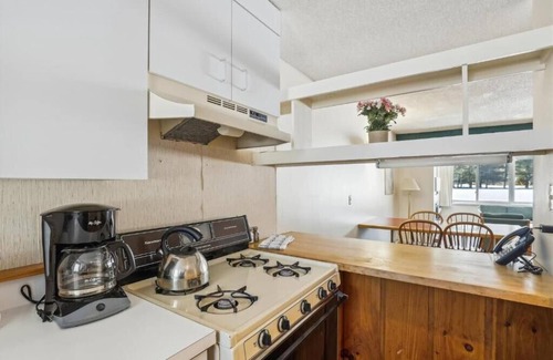 Stowe Area Condo | Stowe Mountain Ski Condo 2 Br Presidents Week. A second unit is also available n