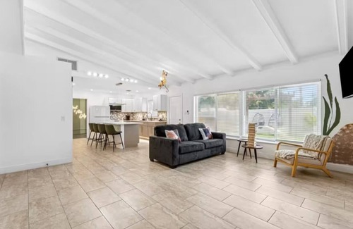 St. Petersburg - Clearwater House | StPeteBeachBungalow-SltPool/golf/gameroom-Slps 10