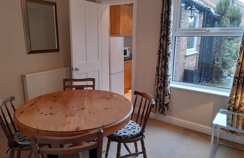 Sheringham Cottage | Strand Cottage - a cottage that sleeps 4 guests in 2 bedrooms