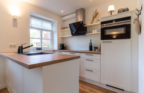 St. Peter-Ording House | Strandhus 1 - beautiful, high-quality thatched house with great facilities!